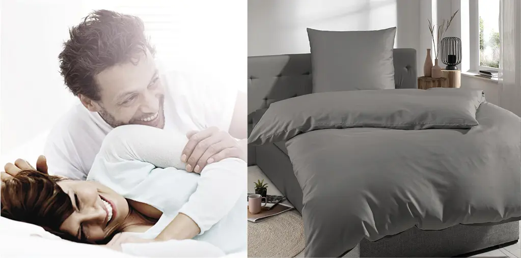 Lächelndes Paar liegt entspannt im Bett und genießt Nähe und Komfort – Symbol für erholsamen Schlaf, gemütliches Schlafzimmer und hochwertige Matratzen sowie Bettwaren.